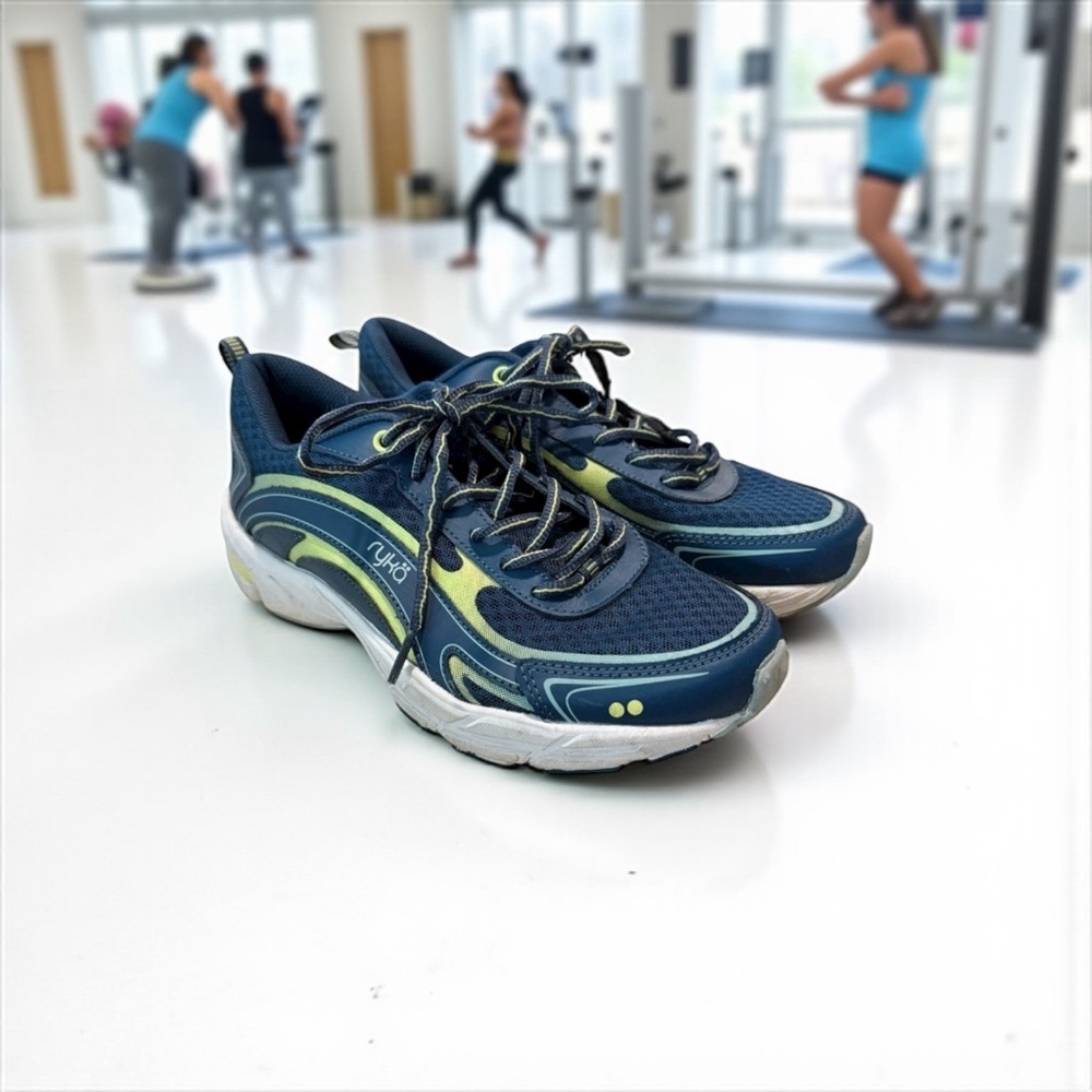 Ryka athletic shoes size 8 womens